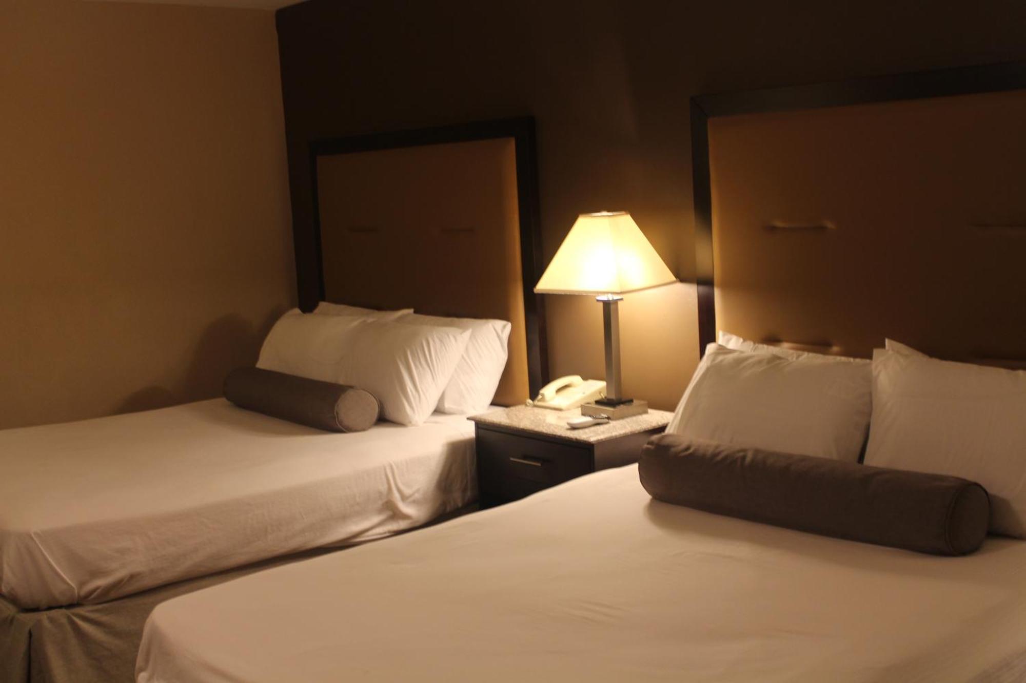 Travelodge By Wyndham Белмаур Экстерьер фото